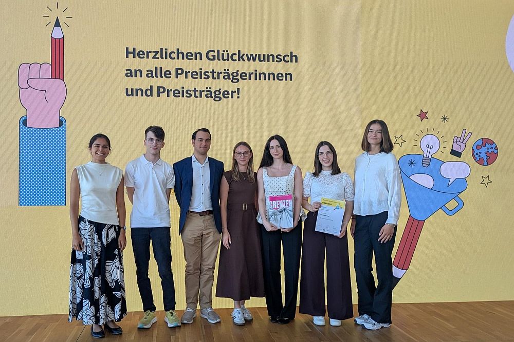 Schüler bei der Preisverleihung des Blattmacher-Wettbewerbs